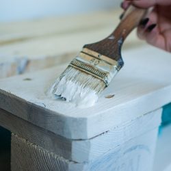 peinture de meuble en bois